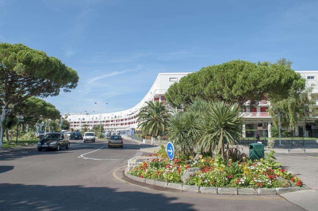 Brit Hotel Hermitage Royan Kültér fotó