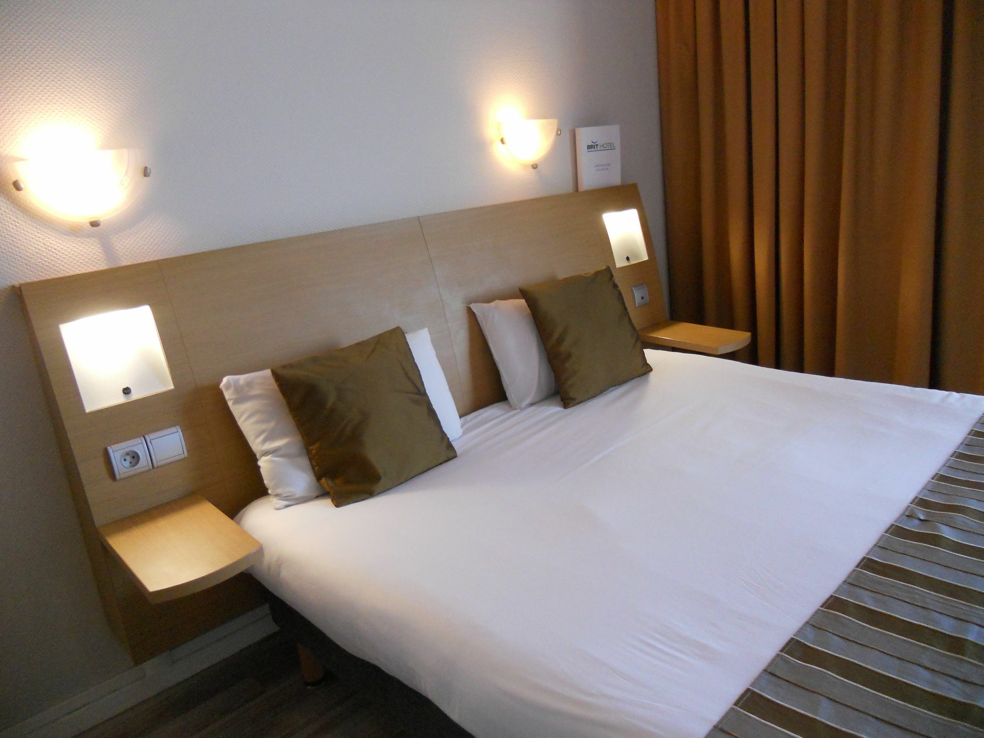 Brit Hotel Hermitage Royan Kültér fotó